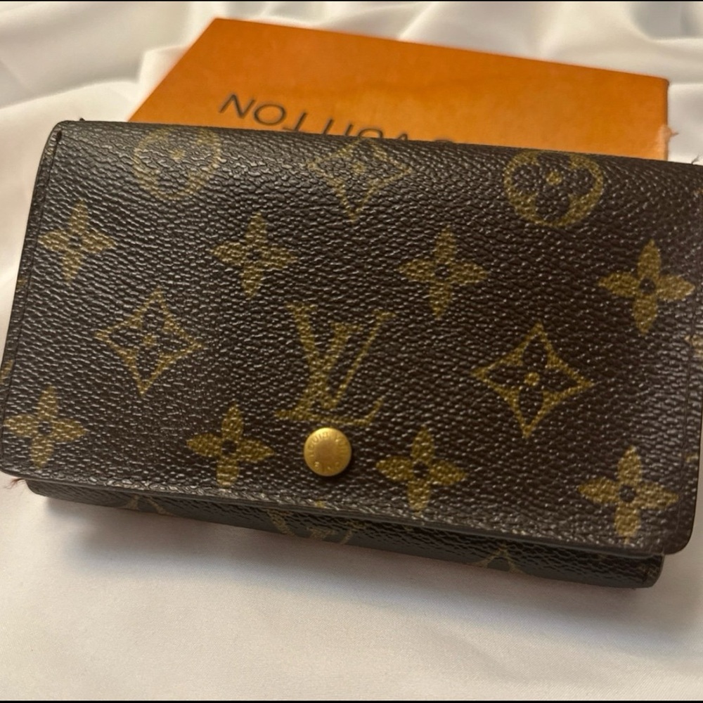 LOUIS VUITTON  Vintage Monogram Canvas Porte Monnaie Tresor Wallet